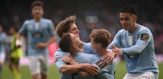 Los jugadores del Celta celebrando el gol de la victoria